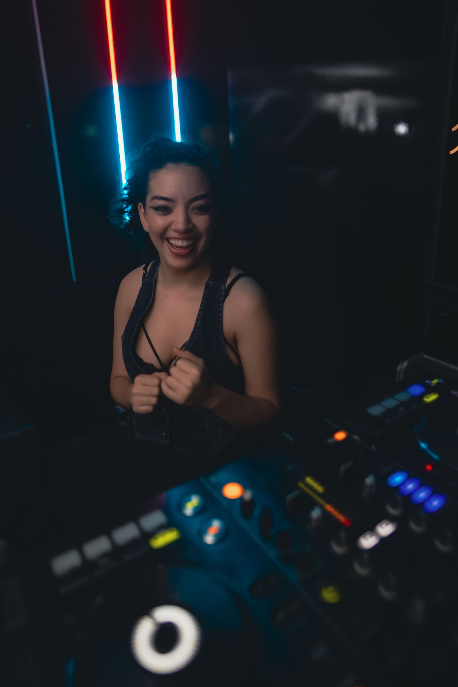 Denn Bayan DJ