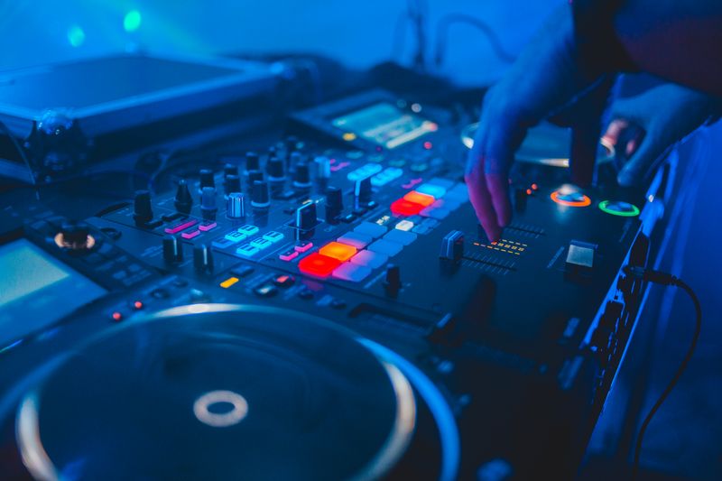 Eller Gece Müzik Ses Sistemi