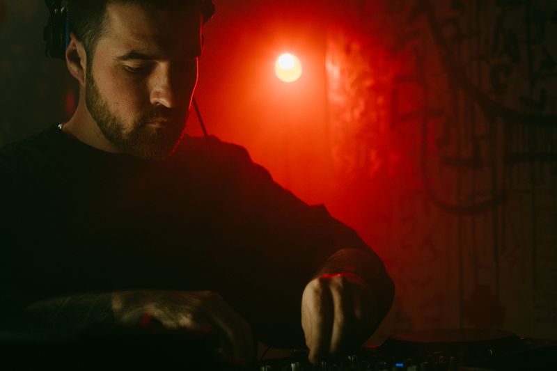 Erkek DJ Gece Kulübü