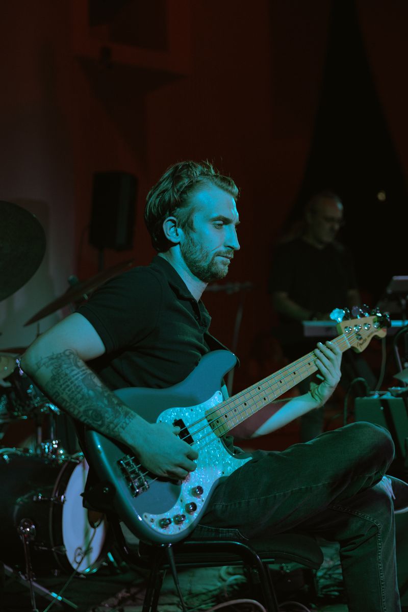 Gece Sahnesi Bas Gitar