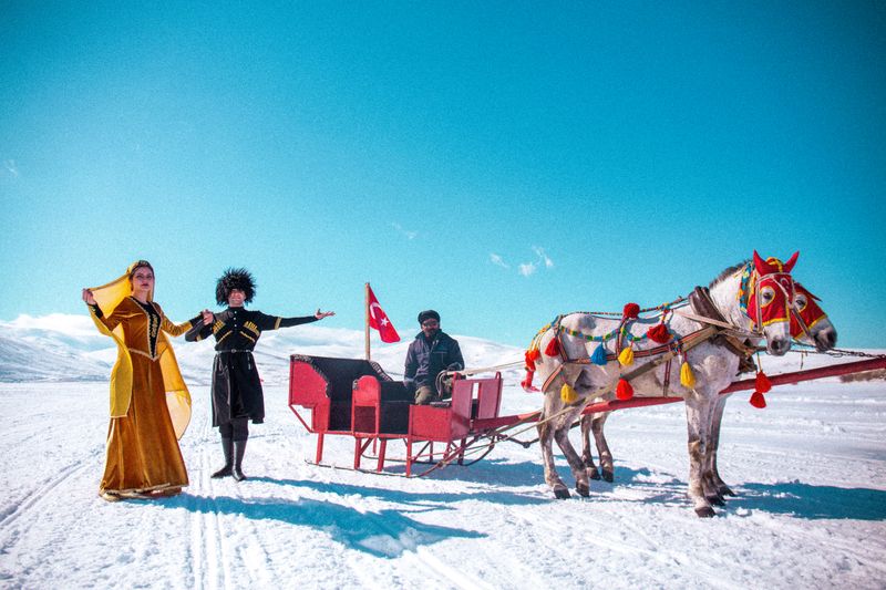 Geleneksel Kafkas Halk Dansı