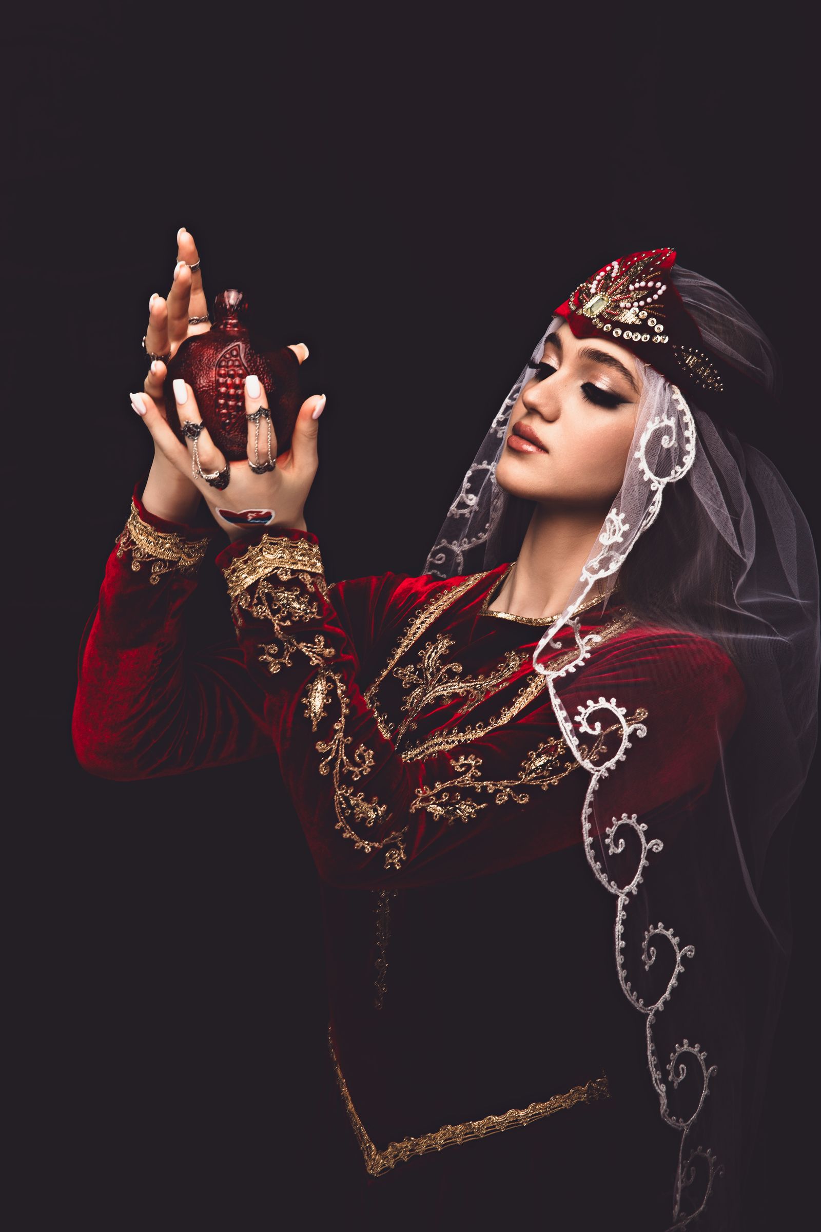 Gül Kafkas Dansçısı