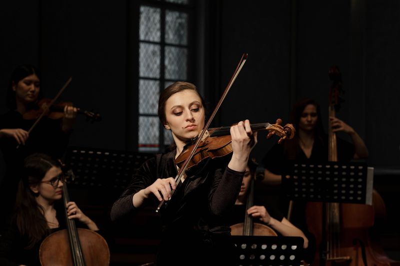 Melodi Keman Sanatçısı - Zeynep Arslan
