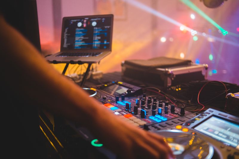 Mikser Denetleyicili DJ