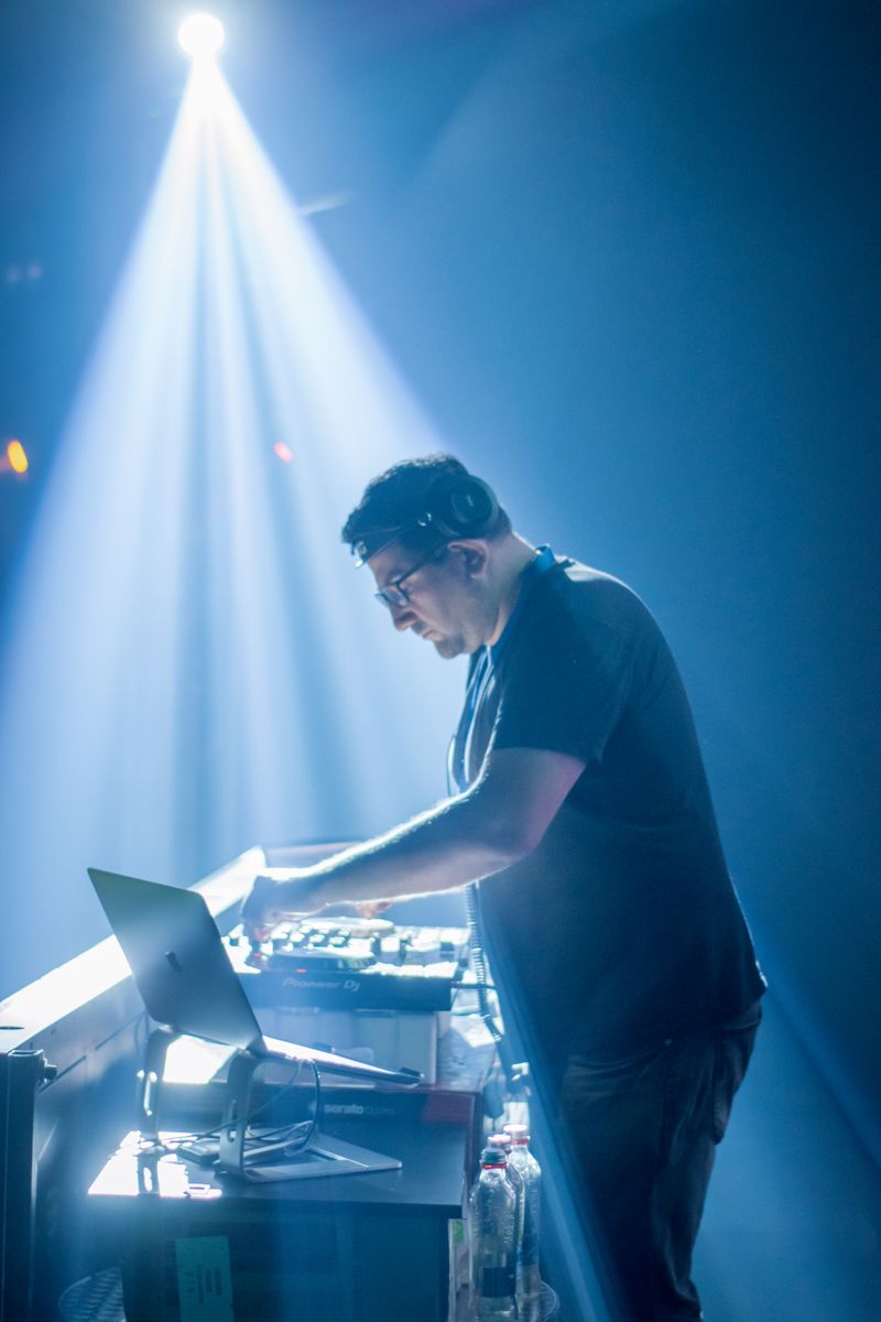 Parlak Işıklı DJ Seti