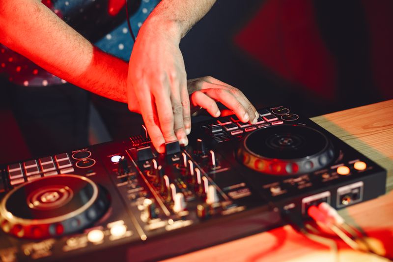 Teknoloji Müzik Ses Ekipmanı